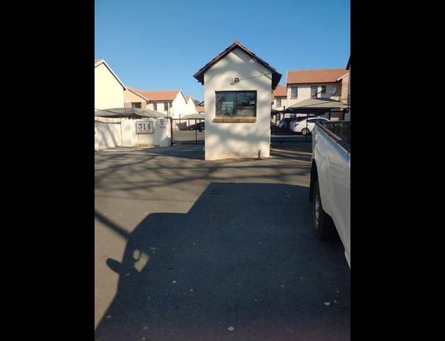 3 BEDROOM APARTMENT FOR SALE IN GROBLERPARK